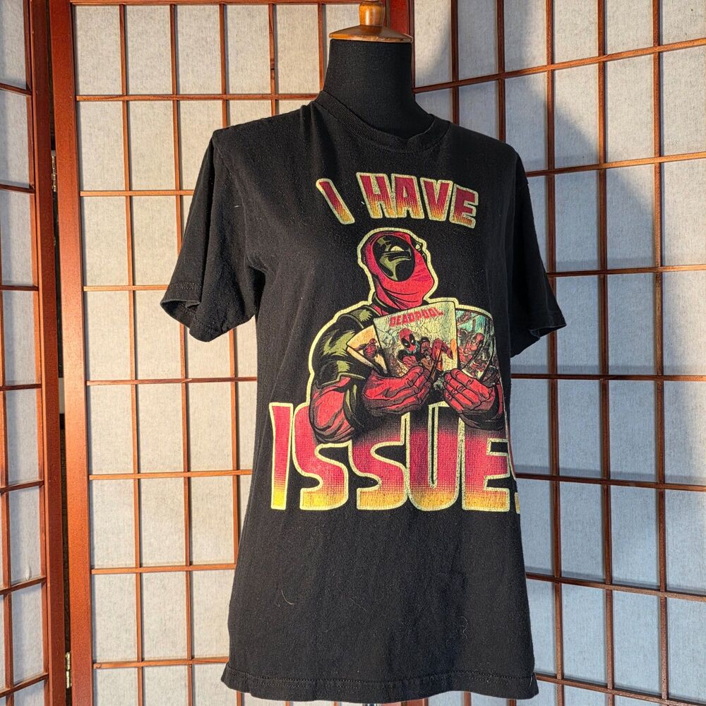 Deadpool Shirt Size Small